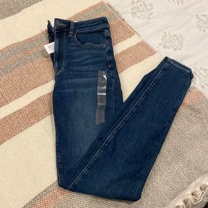 NWT American Eagle Super High Rise Skinny Jean